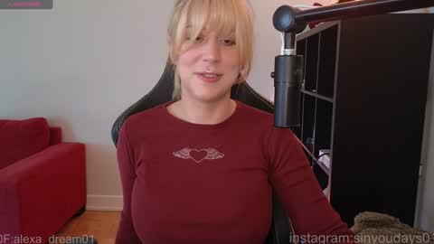 wwoooooooooooof online show from March 15, 8:23 pm