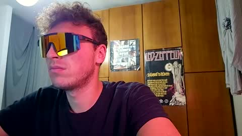 sinvi1915 online show from October 19, 10:03 pm