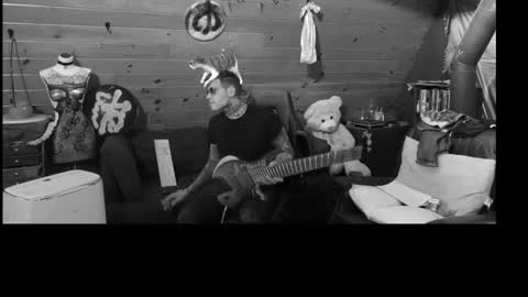 Snapshot of siphonophorstrings chatting on October 9, 7:36 am Dustbunnyfoofoo online show from October 9, 7:36 am