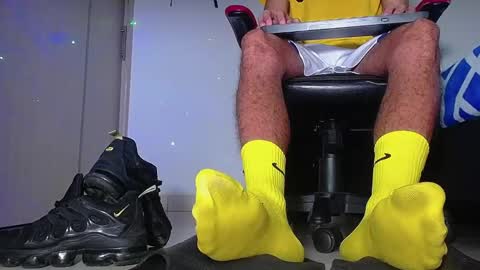 only foot                         worshipers here online show from December 14, 2:18 am