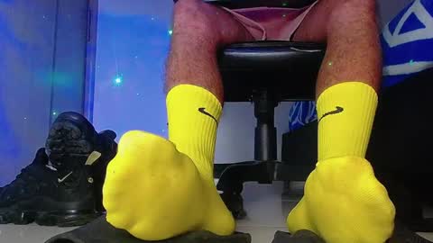 only foot                         worshipers here online show from February 12, 5:11 am