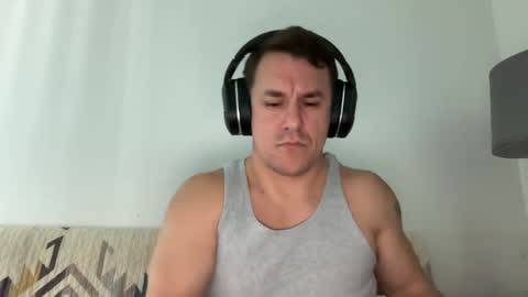 Snapshot of sirbubblesworth chatting on March 10, 7:50 pm sirbubblesworth online show from March 10, 7:50 pm