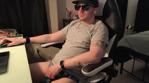 Sir Daddy McQween online show from April 2, 7:48 am