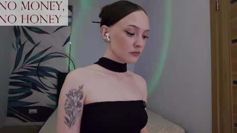 Goddess Sirena online show from July 4, 7:50 pm