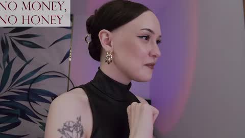 Goddess Sirena online show from June 17, 2:05 am