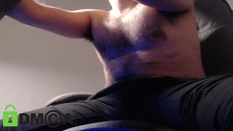 Snapshot of skankhunt9000 chatting on December 4, 4:04 am Your Master MasterD9000 online show from December 4, 4:04 am