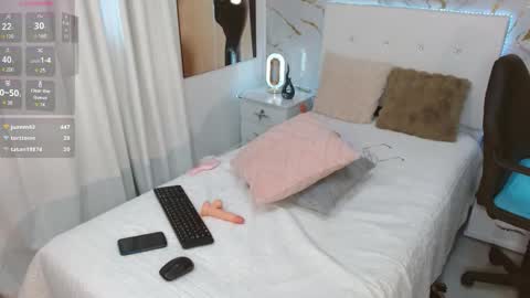 skarlett__35 online show from January 11, 6:47 pm