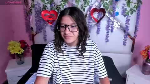 Snapshot of skinnyhorny_ chatting on March 11, 4:30 am  SKINNYHORNY   online show from March 11, 4:30 am