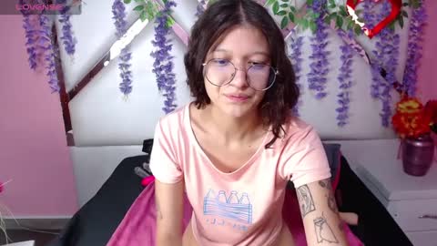 Snapshot of skinnyhorny_ chatting on January 31, 10:42 am  SKINNYHORNY   online show from January 31, 10:42 am
