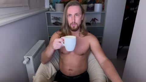sky_guy25 online show from August 1, 7:59 pm