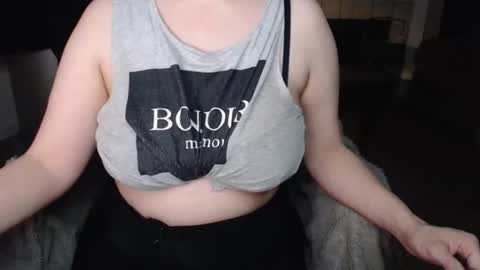 SKYLE   online show from March 25, 2:07 am