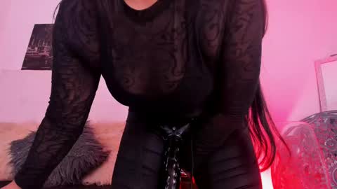 skydarkblue online show from February 3, 5:40 am