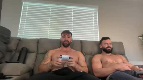 Skyler Flexes online show from May 8, 11:21 pm