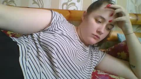 skyressie333 online show from February 5, 6:39 am