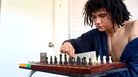 skysnicker online show from October 18, 2:10 pm