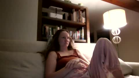 Snapshot of skywinters chatting on October 8, 10:59 pm Sky Winters online show from October 8, 10:59 pm