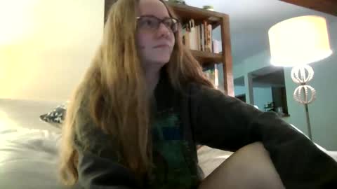 Snapshot of skywinters chatting on September 27, 9:45 pm Sky Winters online show from September 27, 9:45 pm