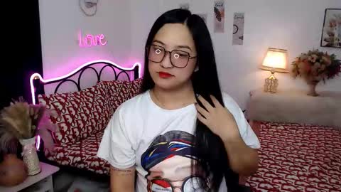 Queen Cyrine online show from September 15, 4:36 am