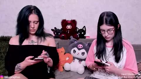 Hi We are Iva and Angela Nice to meet u 3 online show from May 11, 4:04 pm
