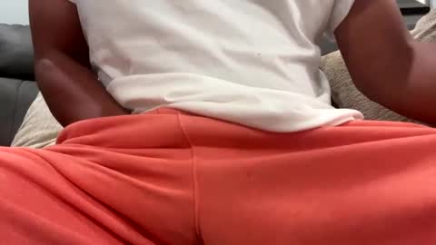 Snapshot of slick2285 chatting on October 8, 7:25 am slick2285 online show from October 8, 7:25 am