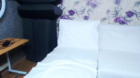 slutihmami online show from November 26, 5:21 pm