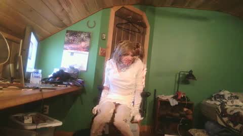 Snapshot of slutjennifertransxx chatting on October 7, 2:18 am slutjennifertransxx online show from October 7, 2:18 am