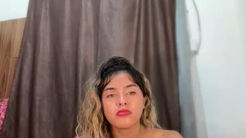 Snapshot of slutty_lavinia chatting on September 9, 4:07 pm Slutty Lavinia online show from September 9, 4:07 pm