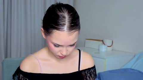 Lily online show from September 23, 1:49 pm