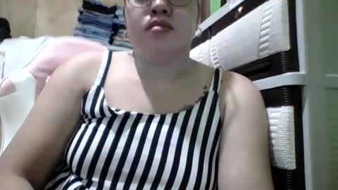 Snapshot of small_boobs59 chatting on October 26, 2:07 pm Lovewella online show from October 26, 2:07 pm