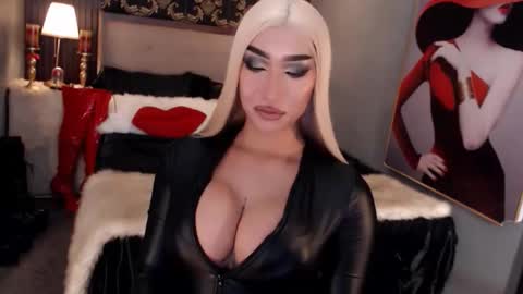 smasherqueen online show from June 4, 7:03 am