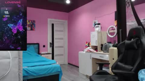 smile_cute_fox online show from September 29, 2:27 pm