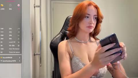 Emily Burns online show from December 16, 5:52 pm