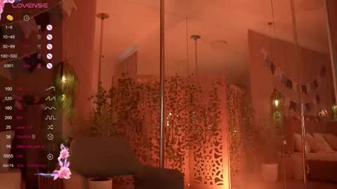 Mia online show from October 5, 6:00 am