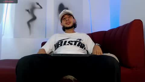 777 online show from April 18, 11:38 pm