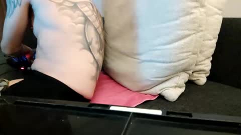 Smokeandwatching online show from December 19, 11:25 pm