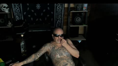 Snapshot of smokey915 chatting on January 17, 3:11 pm Smokey915 online show from January 17, 3:11 pm