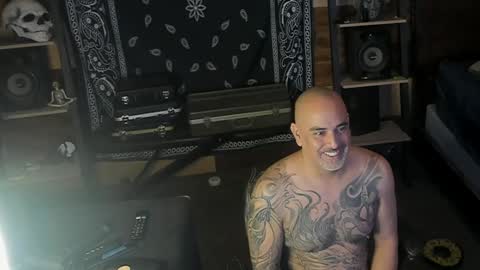 Snapshot of smokey915 chatting on January 15, 3:43 am Smokey915 online show from January 15, 3:43 am