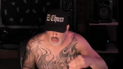 Snapshot of smokey915 chatting on February 20, 6:24 pm Smokey915 online show from February 20, 6:24 pm