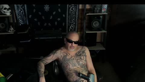 Snapshot of smokey915 chatting on January 17, 6:12 pm Smokey915 online show from January 17, 6:12 pm