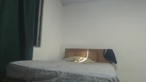 snackontime19 online show from November 29, 5:59 am