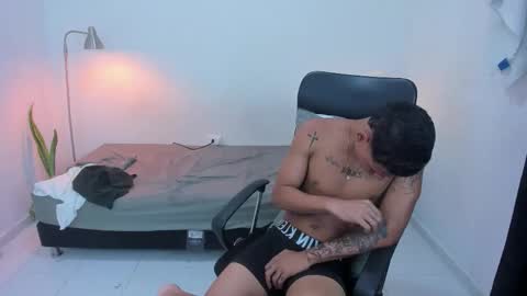 snak_master1 online show from October 9, 6:13 pm