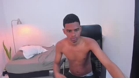 snak_master1 online show from October 8, 6:03 pm