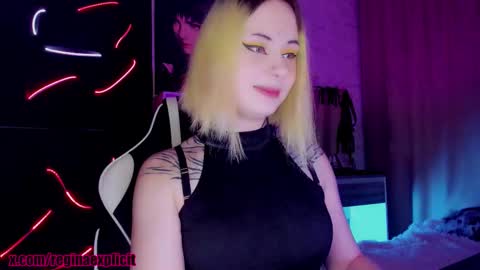 Reeginaaaaa online show from October 2, 9:24 pm