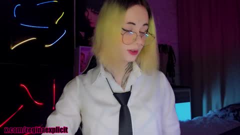 Reeginaaaaa online show from September 29, 9:47 pm