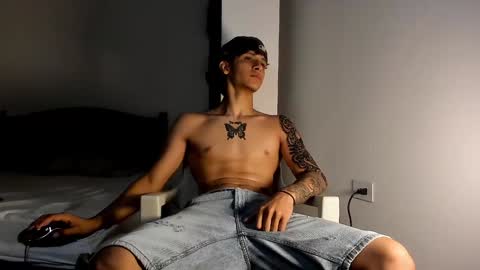 snakebutterfly online show from January 9, 6:59 am