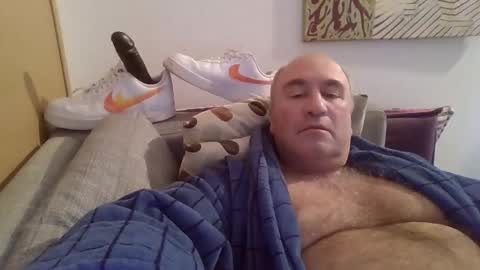 sneakerboy18 online show from January 5, 1:26 pm