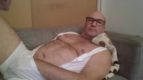 sneakerboy18 online show from January 18, 3:38 pm