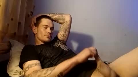 sneakylink777520 online show from May 1, 12:43 pm
