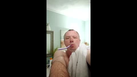 sneakypeteyo1 online show from March 8, 5:33 am