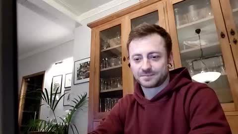 snoecks online show from February 23, 11:18 pm